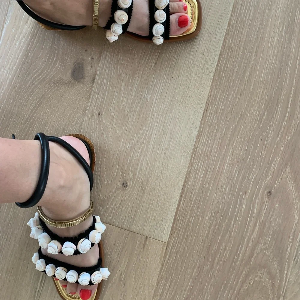 Tory Burch Black/Gold Sinclair Seashell Sandals